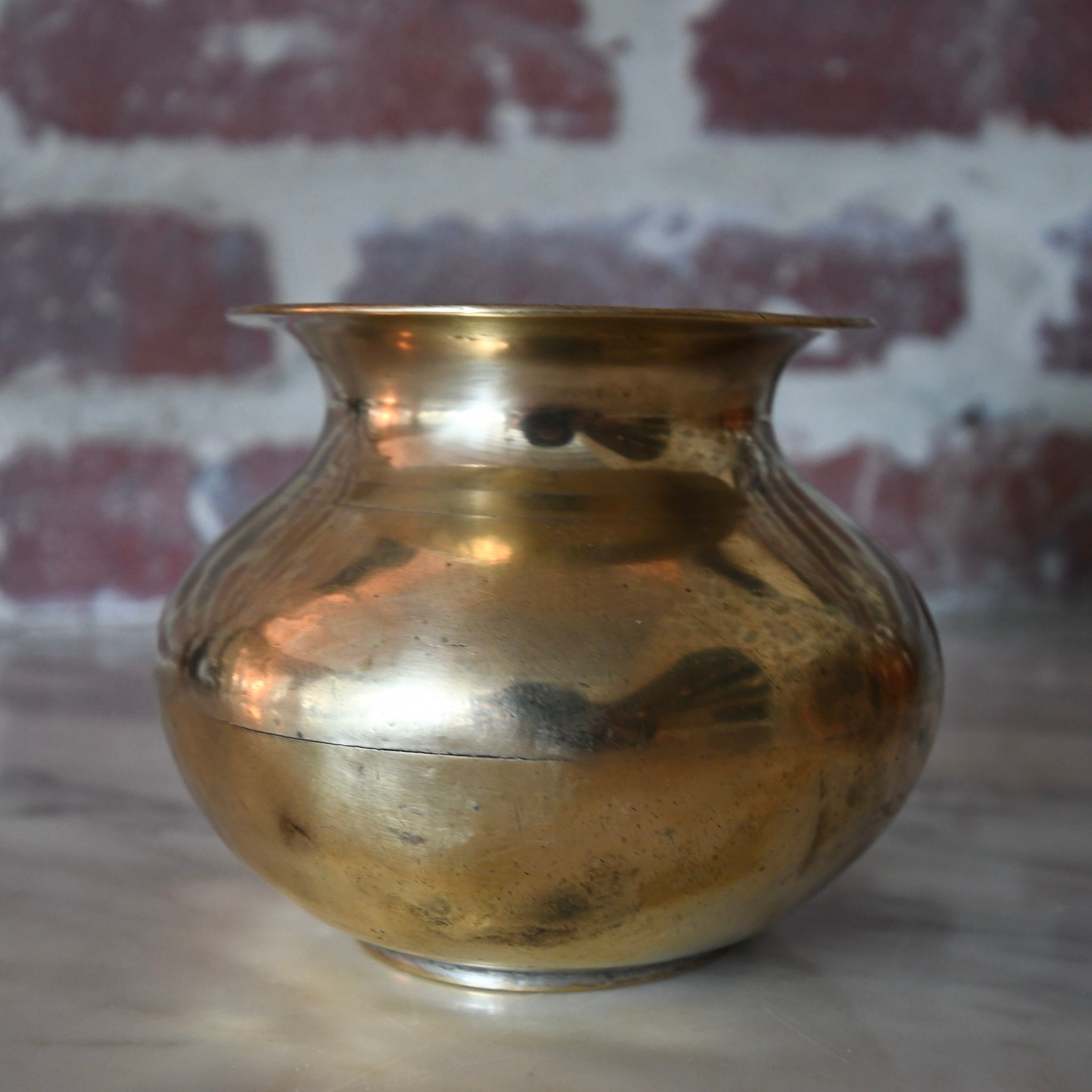 brass lota vase no etching.