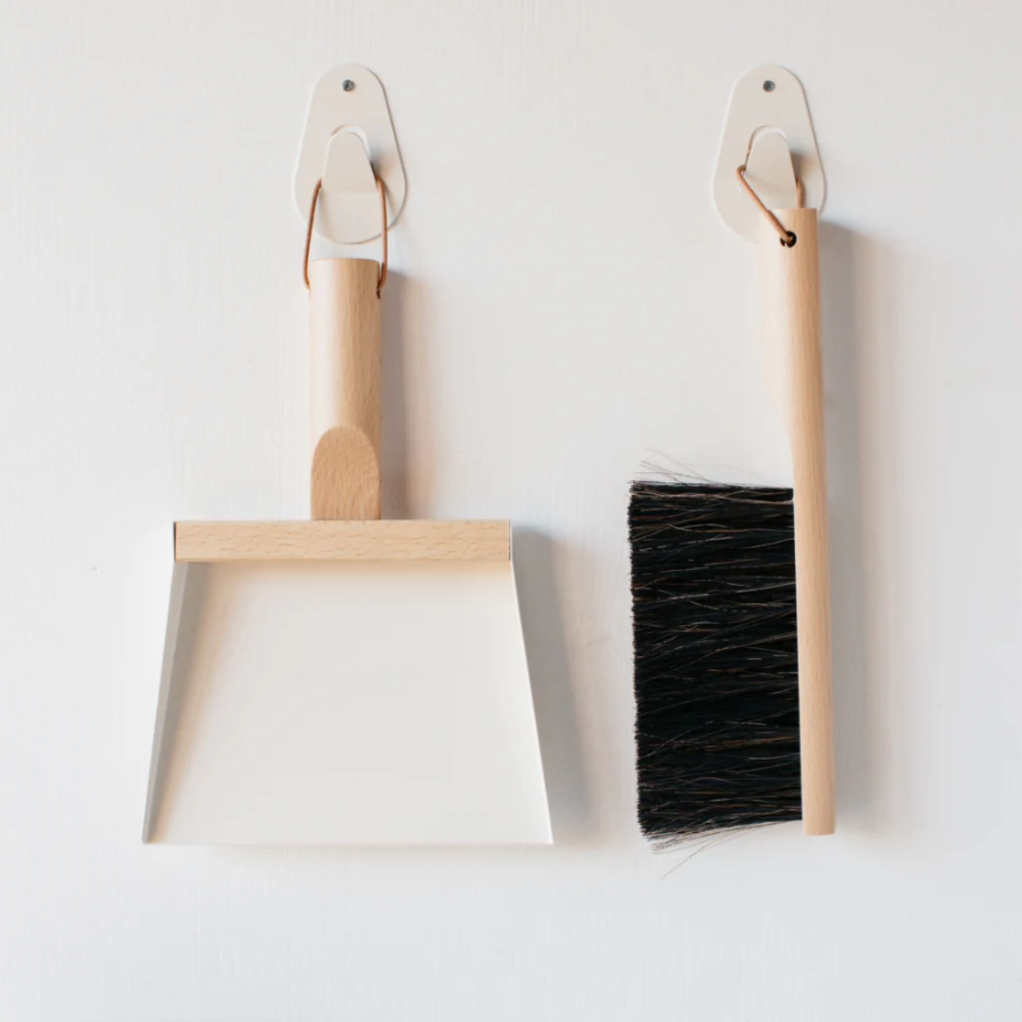 French Coffret Dustpan & Brush Set - Elegant Cleaning Solution | High-Quality Coffret Dustpan & Brush Set - French Design - Shoppe Details and Design.