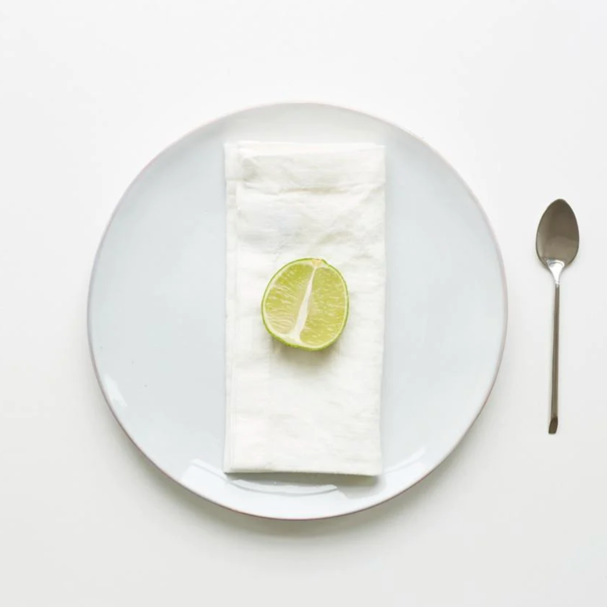 Luxurious White Linen Napkins: Sustainable Sophistication - Shoppe Details and Design.