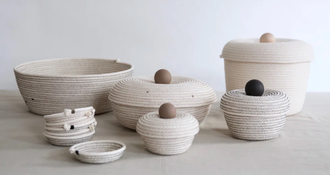 Handmade Medium Knob 6-inch Woven Storage Basket with Lid - Shoppe Details and Design.