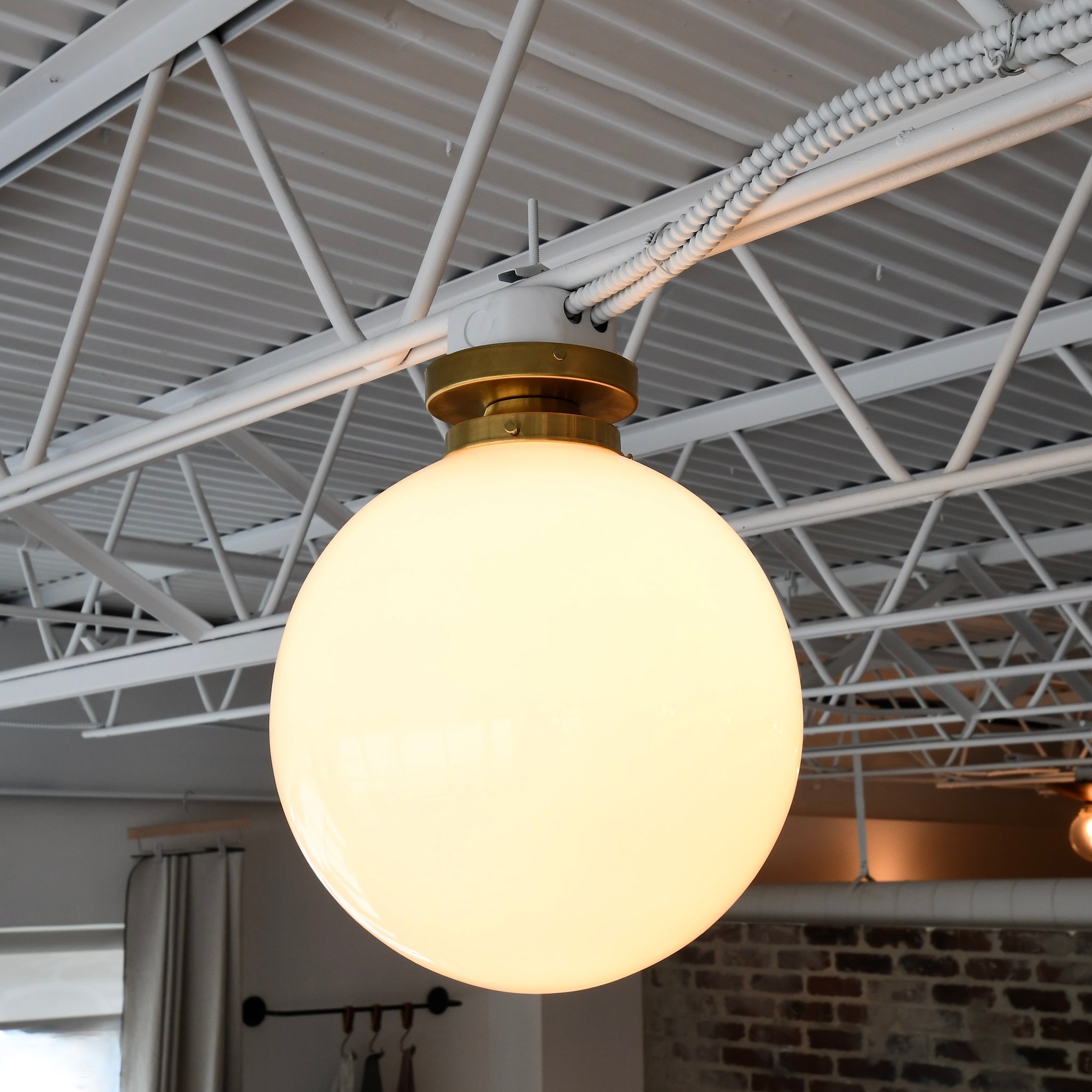 Elegant Globe Ceiling Light for a Cozy Atmosphere