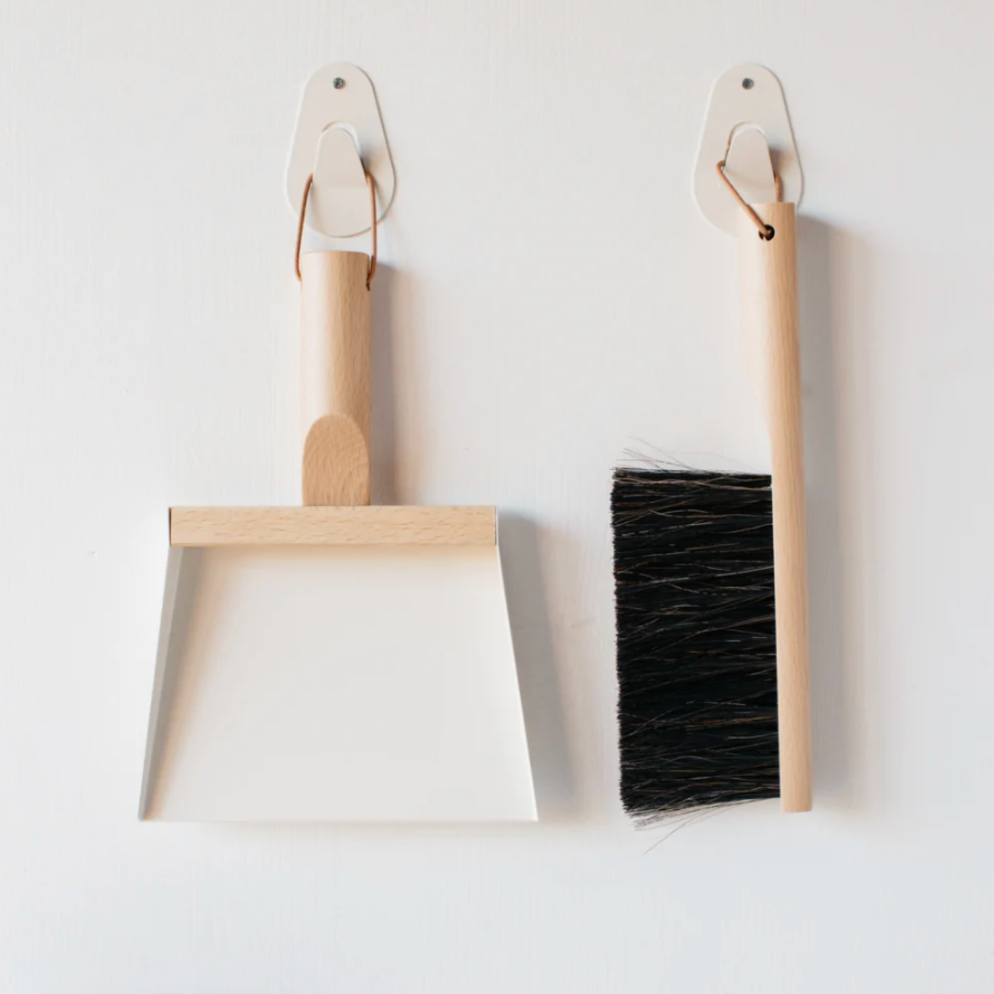 French Coffret Dustpan & Brush Set - Elegant Cleaning Solution | High-Quality Coffret Dustpan & Brush Set - French Design - Shoppe Details and Design