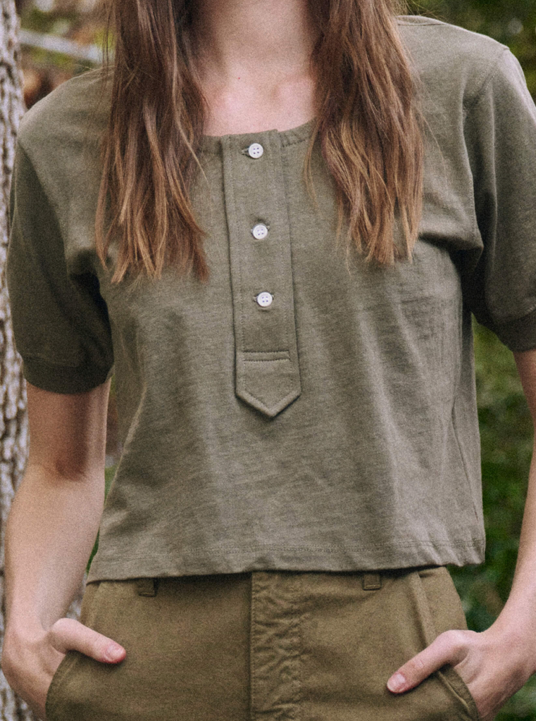 The Great Scoop Short Sleeve Henley in Faded Army Green