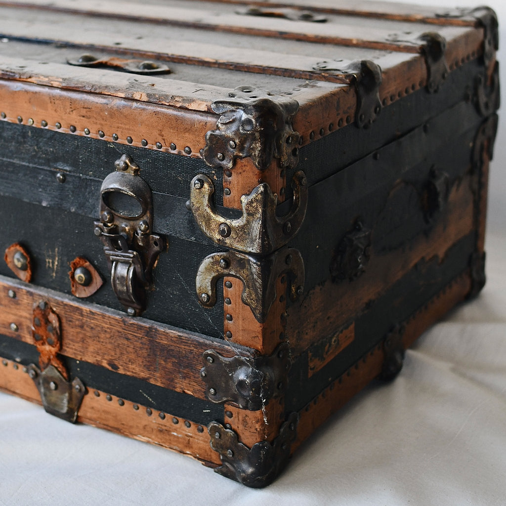 Vintage Charm: Antique Amelia Trunk - stylish storage accent