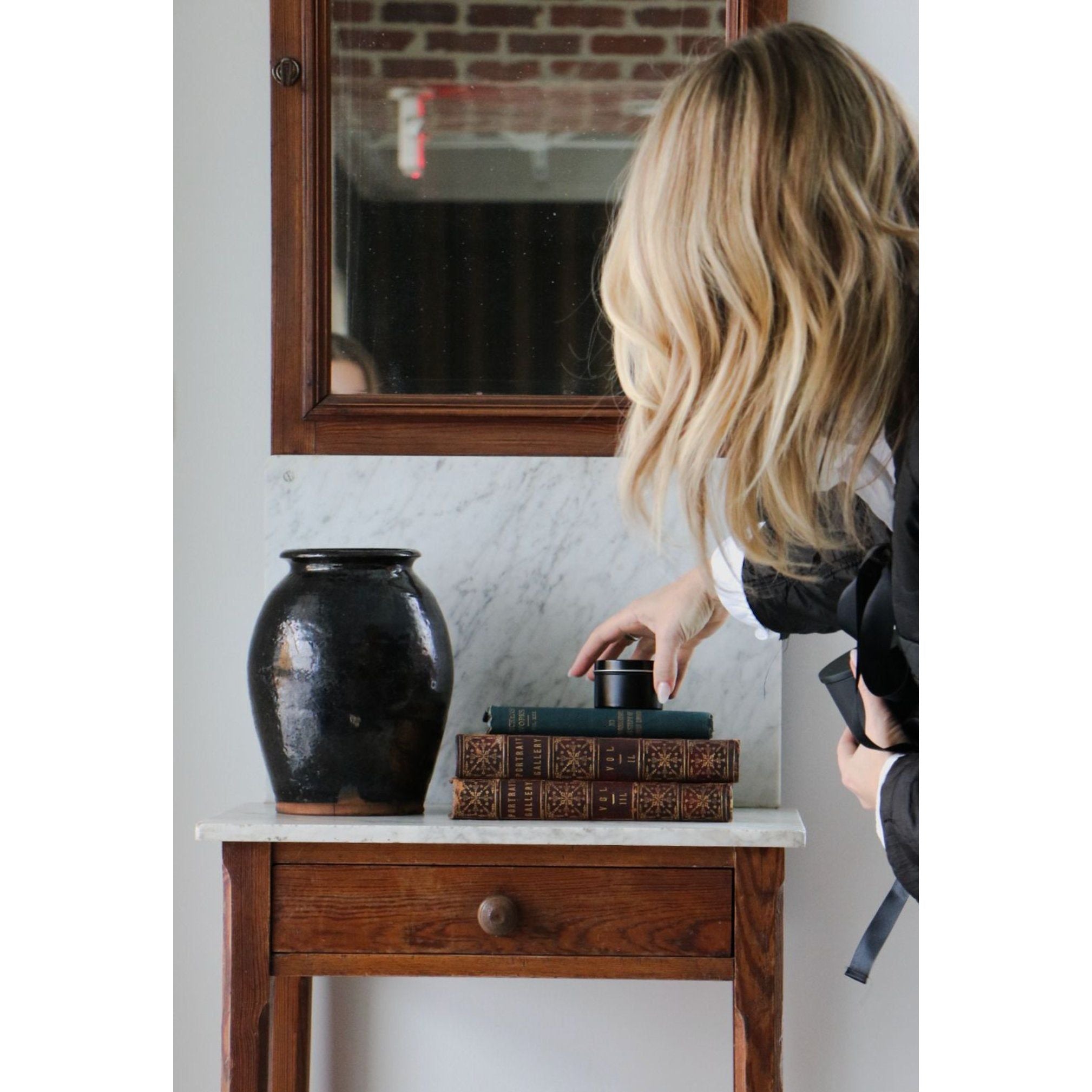 Classic Antique Marble Entry Side Dressing Table in stylish hallways