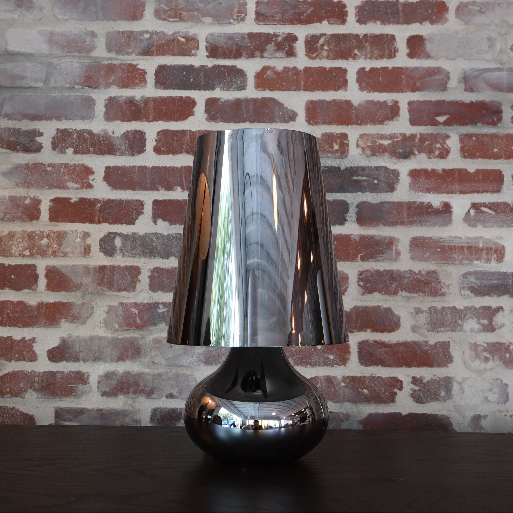 Cindy Table Lamp – Retro seventies style in gun metal