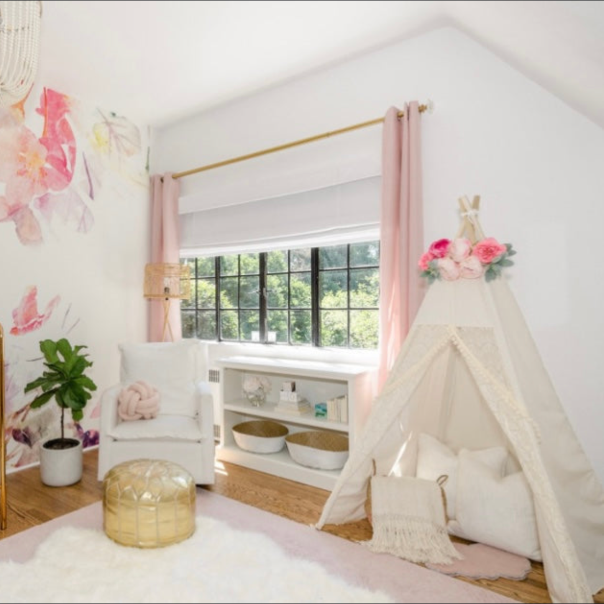 eleanor play tent.