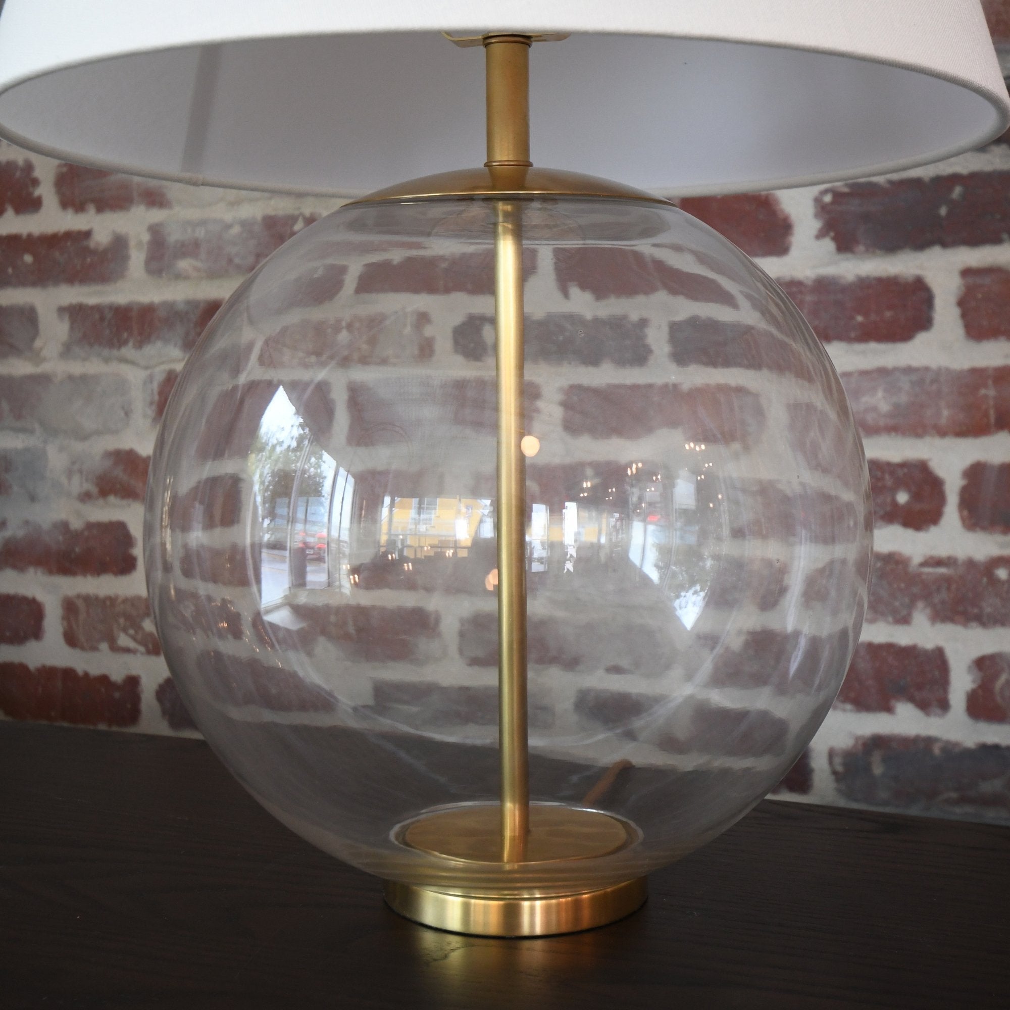 Sophisticated Morton Table Lamp with timeless clear glass design