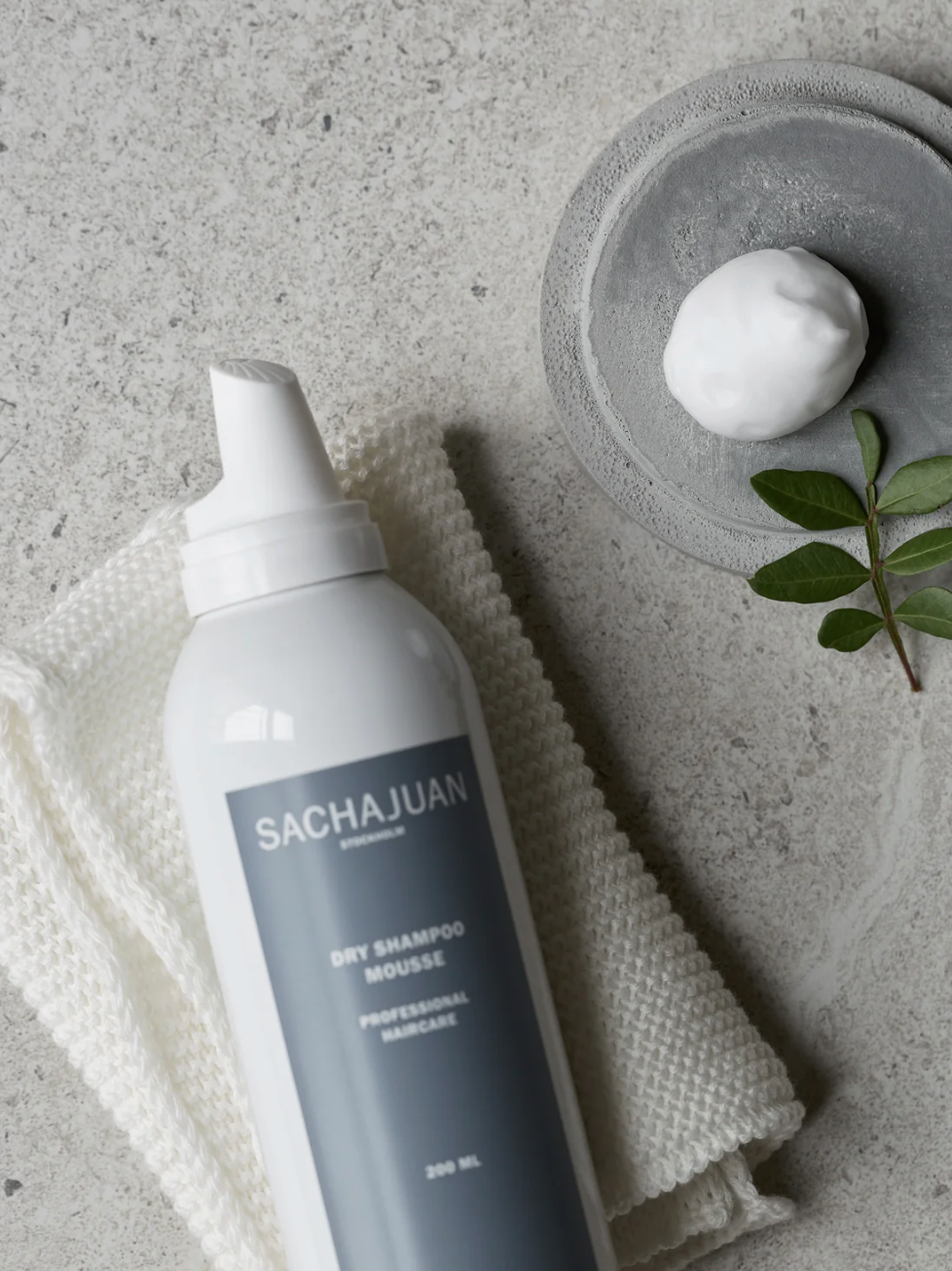 sachajuan - 200ml dry shampoo mousse.