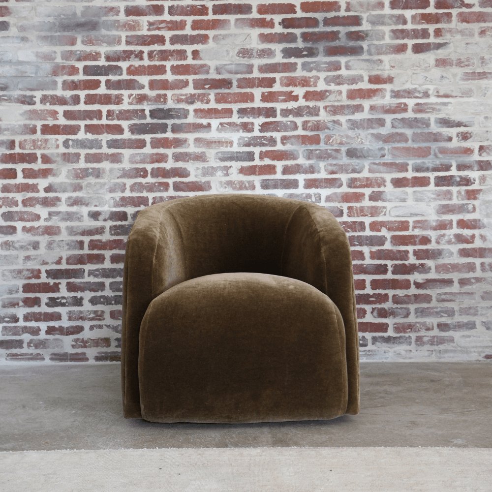 Verellen Velvet Theo Club Swivel Chair - Luxurious Comfort and Style