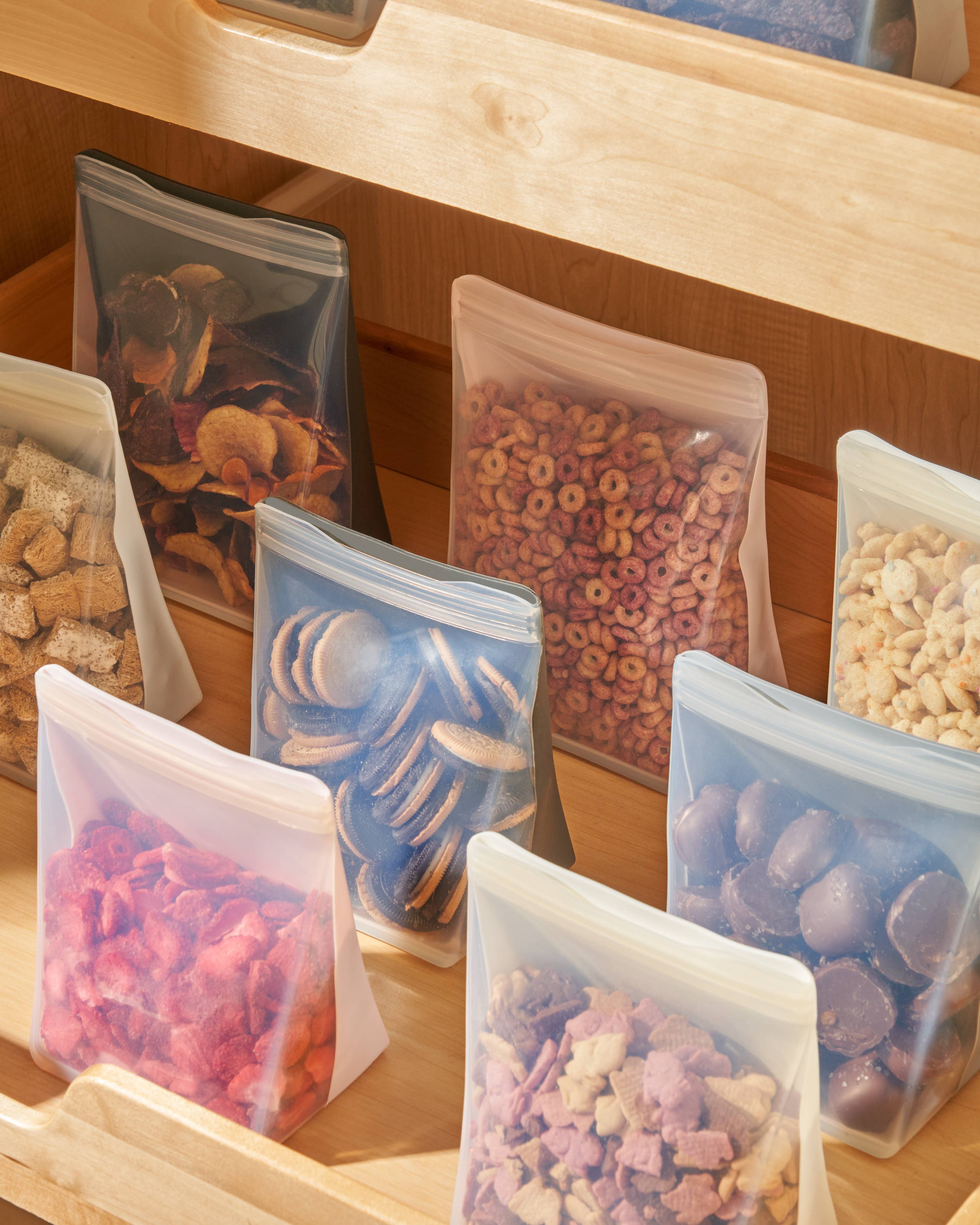 w&p reusable silicone bags - stand up.