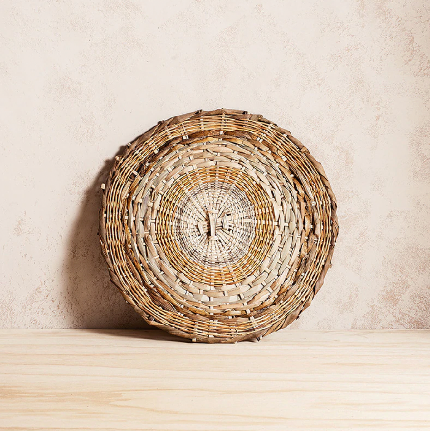 Itza Wood - Set of 4 Woven Round Placemat - Shoppe Details and Design