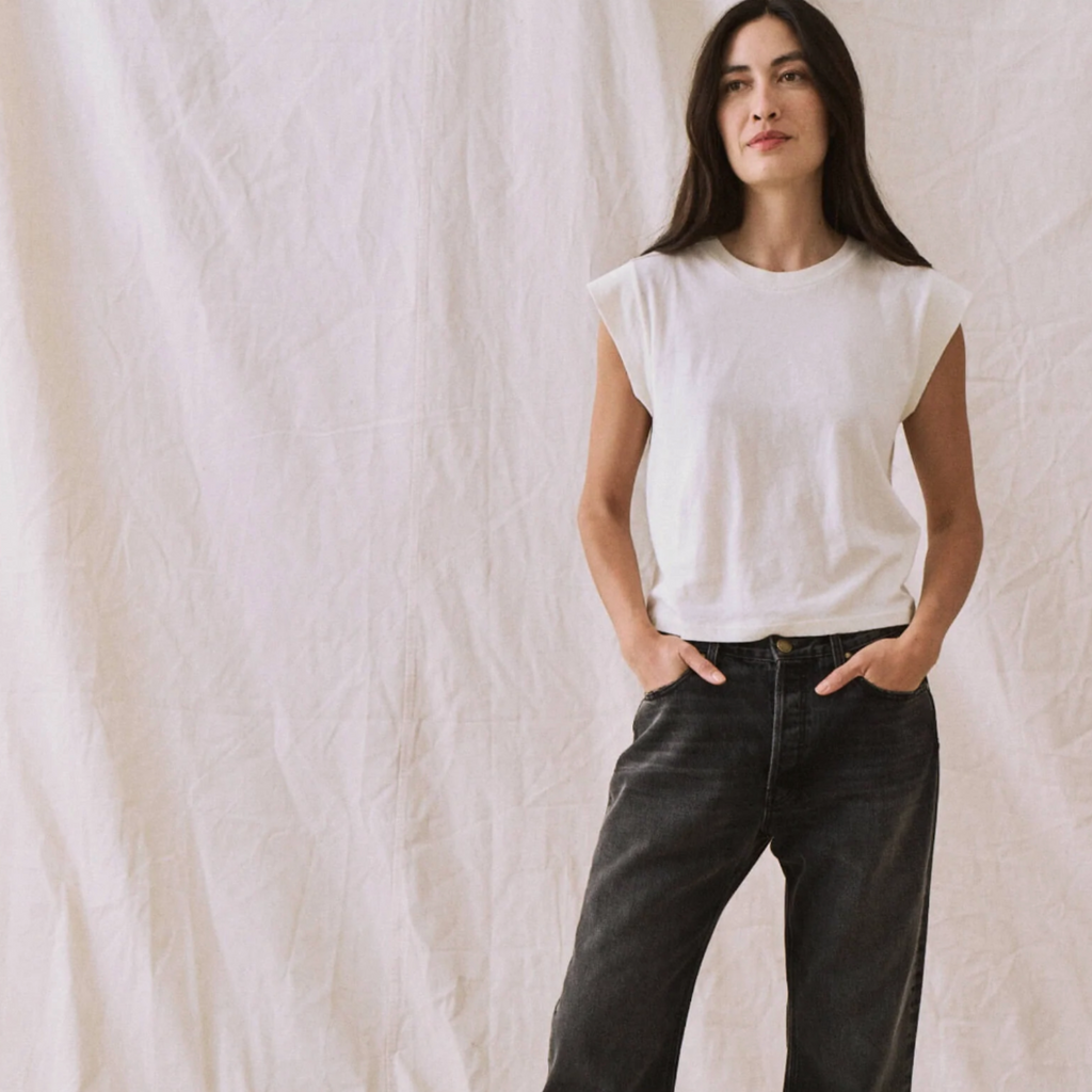 The Peak Shoulder Tee - The Great - Washed White